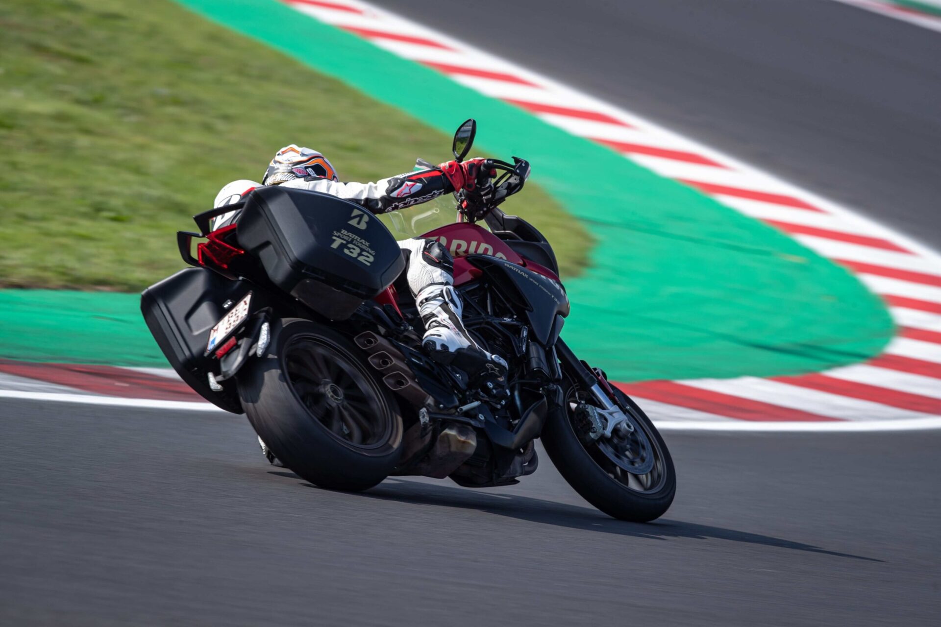 Jeremy McWilliams racing T32 Bridgestone