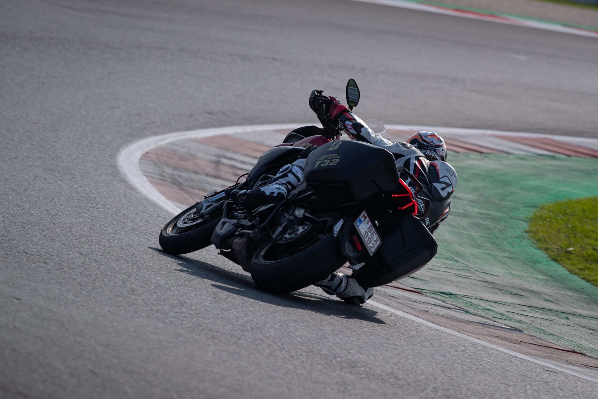 Jeremy McWilliams racing T32 Bridgestone
