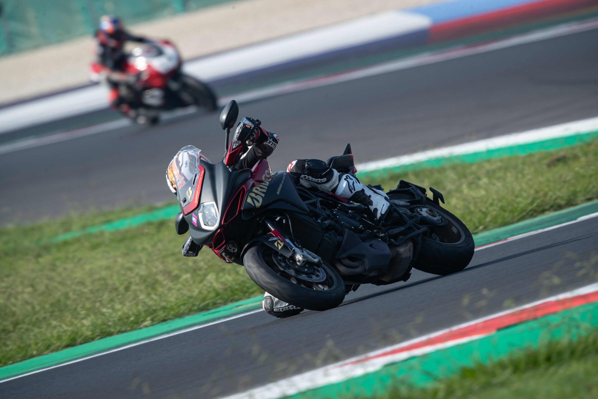 Jeremy McWilliams racing T32 Bridgestone