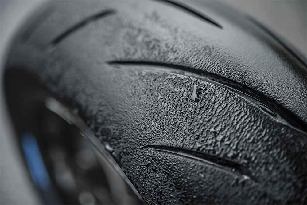 Bridgestone BATTLAX HYPERSPORT S23 close-up
